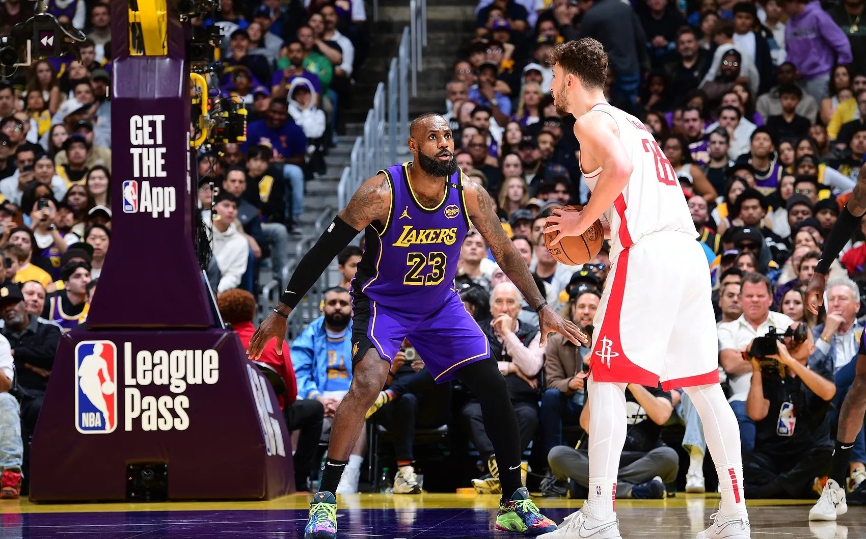 格林陷入低谷，詹姆斯连败，绝杀战胜球队命运悬念！